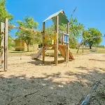 Hébergement de vacances La Roulotte Jaune *