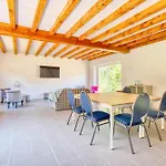 La Roulotte Jaune Hébergement de vacances Monsac